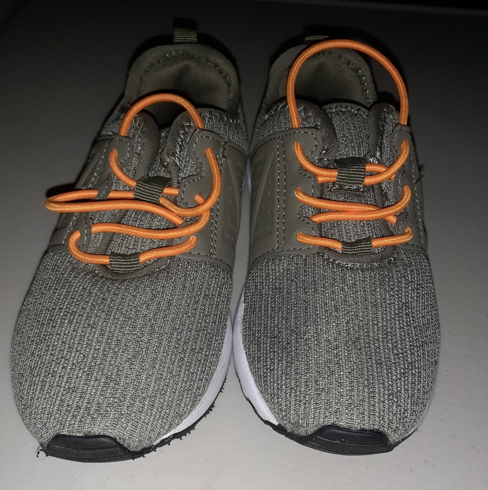 Cat & Jack Boys size 11 sneakers